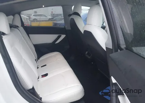 2021 Tesla Model Y Long Range Dual Motor All-Wheel Drive z USA, uszkodzony, nr VIN 5YJYGDEE5MF201460